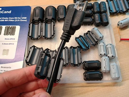 Anillo de ferrita Snap-On con impedancia de 155 Ohm para supresión EMI/RFI y opciones de diseño personalizado